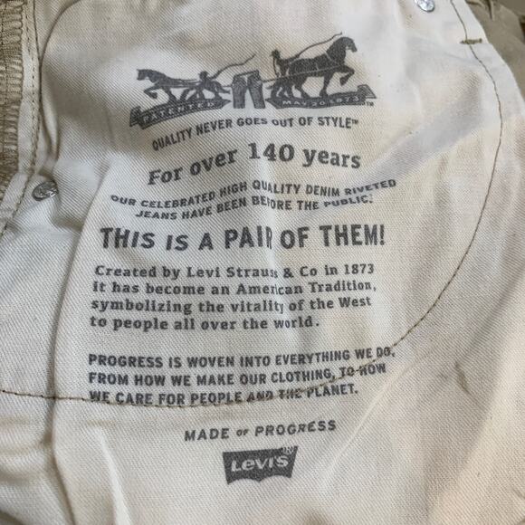 Levis Pants Men 42 Beige Cotton 559 Relaxed Fit Straight Leg Travel Work Chino - Picture 12 of 16